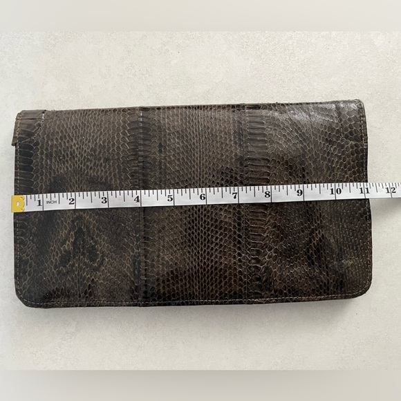 Genuine 🐍 snakeskin🐍 clutch/ Handmade in India/ Multiple inside pockets/ Brown - Picture 13 of 15